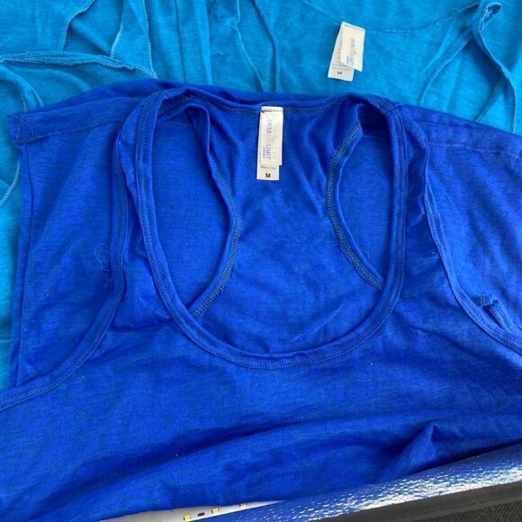 Womens casual tank top bundle of four Medium NWOT - Picture 5 of 5